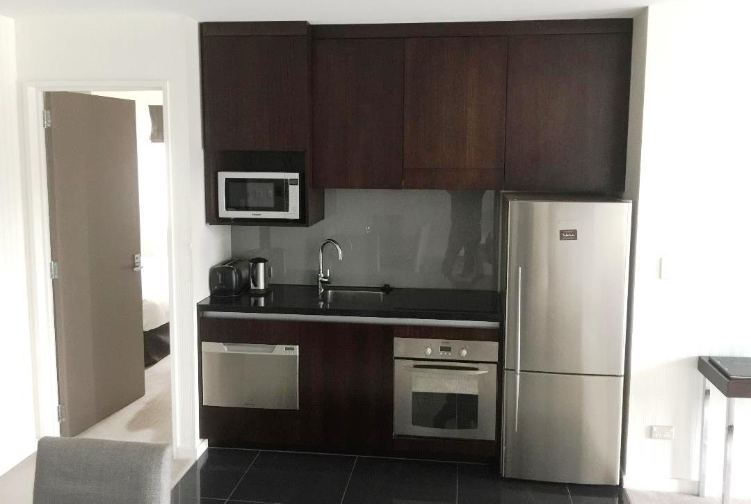 Hilton Queensland 2BR Apartment Kitchen